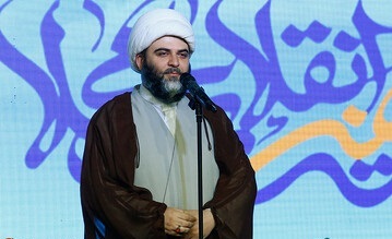 امروز هنرمندان راویان برحق در نبرد کارزار هستند امروز هنرمندان راویان برحق در نبرد کارزار هستند