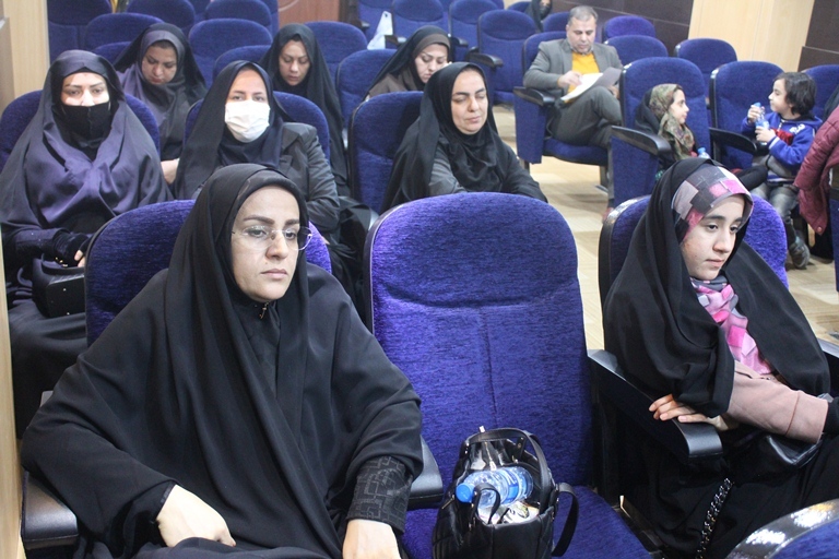 نگاه اسلام و الگوی اسلامی به عنوان الگوی سوم از زن مسلمان یک الگوی مترقی و پیشتاز است نگاه اسلام و الگوی اسلامی به عنوان الگوی سوم از زن مسلمان یک الگوی مترقی و پیشتاز است