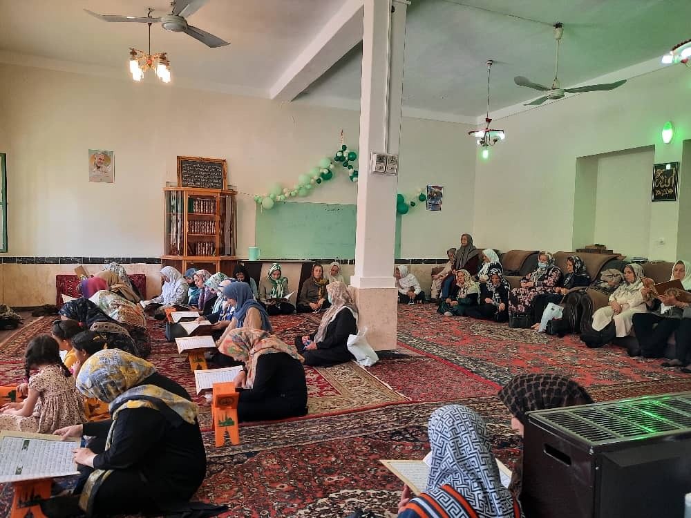 مراسم ختم سوره مبارکه انعام با حضور بانوان اهل سنت در سنندج مراسم ختم سوره مبارکه انعام با حضور بانوان اهل سنت در سنندج