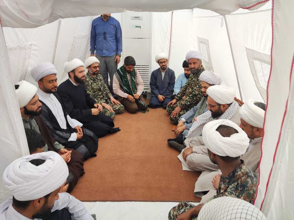 تهيه روزانه 7000 پرس غذاي گرم براي زلزلهزدگان توسط اعضاي هيئات مذهبي تهيه روزانه 7000 پرس غذاي گرم براي زلزلهزدگان توسط اعضاي هيئات مذهبي