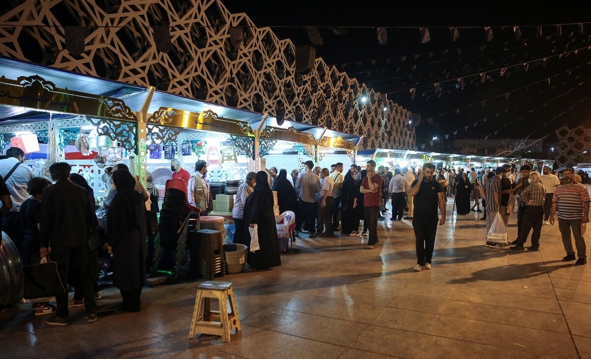 با هم سری به نمایشگاه عطر سیب بزنیم