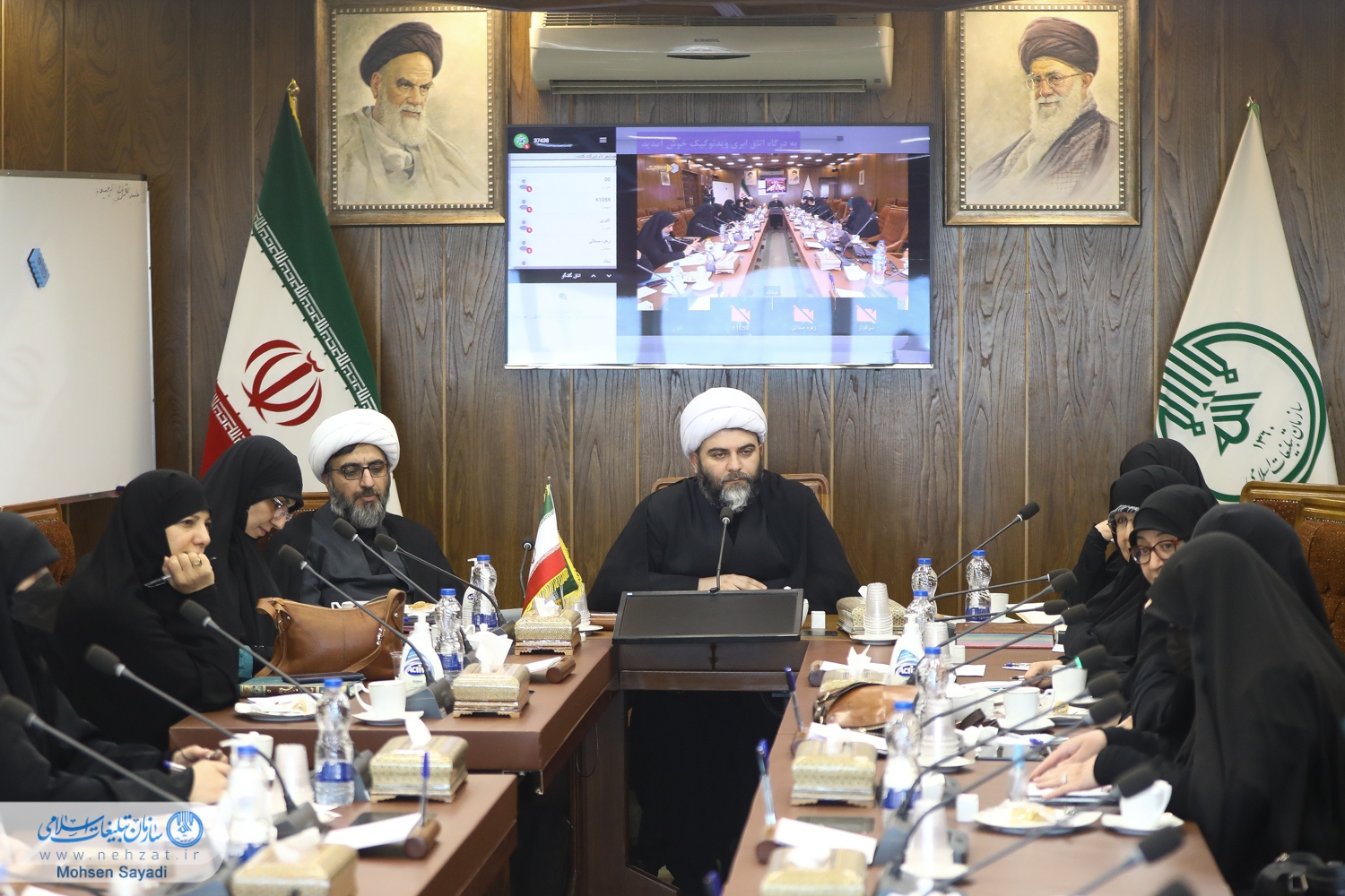 اولين «نشست هم اندیشی بانوان فرهیخته» برگزارشد اولين «نشست هم اندیشی بانوان فرهیخته» برگزارشد