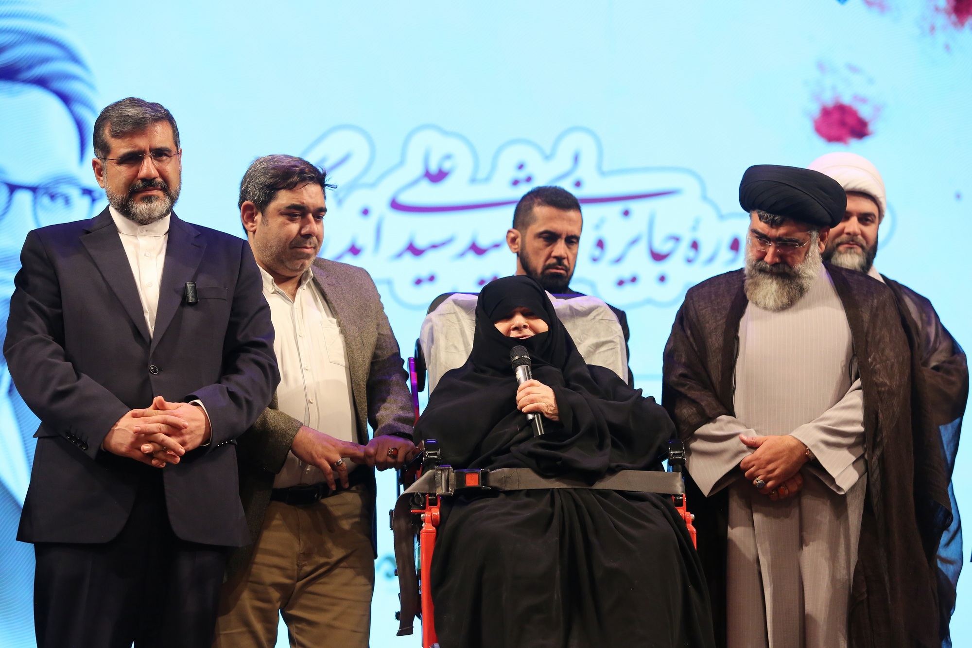 آیین اختتامیه و اهدای جوایز سومین دوره جایزه ادبی شهید اندرزگو برگزار شد آیین اختتامیه و اهدای جوایز سومین دوره جایزه ادبی شهید اندرزگو برگزار شد