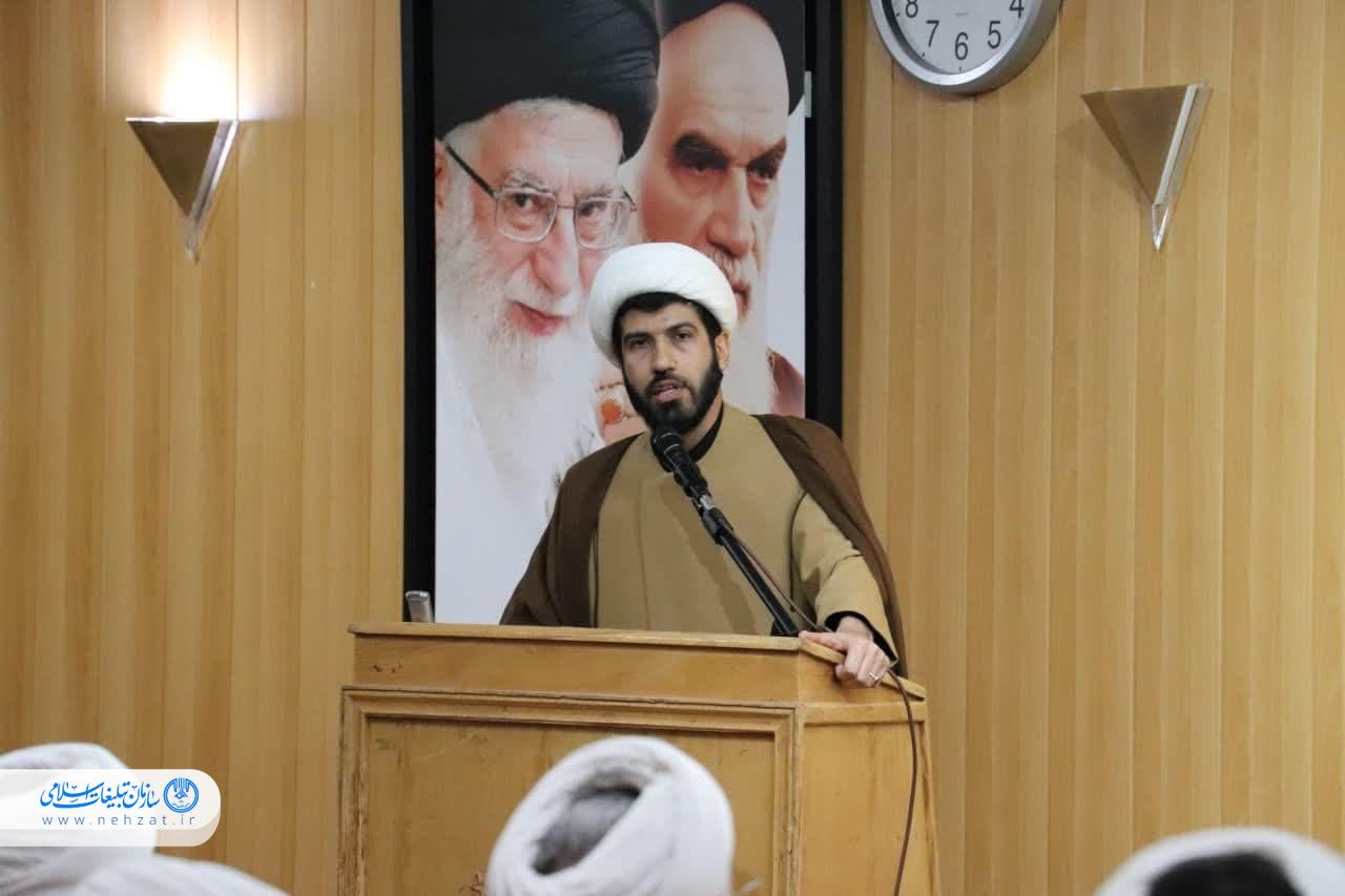 تصویر گوشه متن اضافه شود/ تصویر نمایه با کیفیت انتخاب شود/ //////////////////////علما باید گره‌های فکری را برای مردم تبیین کنند