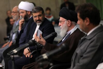 دیدار جمعی از شاعران و اساتید ادبیات فارسی با رهبر معظم انقلاب اسلامی