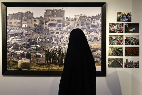 افتتاح نمایشگاه عکس با طوفان الاقصی