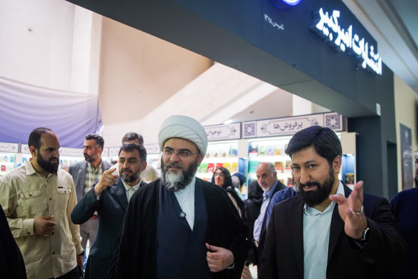 بازدید رئیس سازمان تبلیغات اسلامی از سی و ششمین نمایشگاه کتاب
