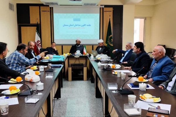 تقدیر مدیرکل تبلیغات اسلامی سمنان از کانون مداحان و تأکید بر نقش آنان در جهاد تبیین