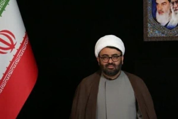 تنها راه مقابله با سلطه‌گران، مقاومت، هوشیاری و اتحاد ملت است