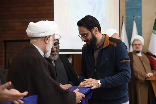 دومین نشست مدیران و خانواده‌های شهدا و ایثارگران سازمان تبلیغات اسلامی