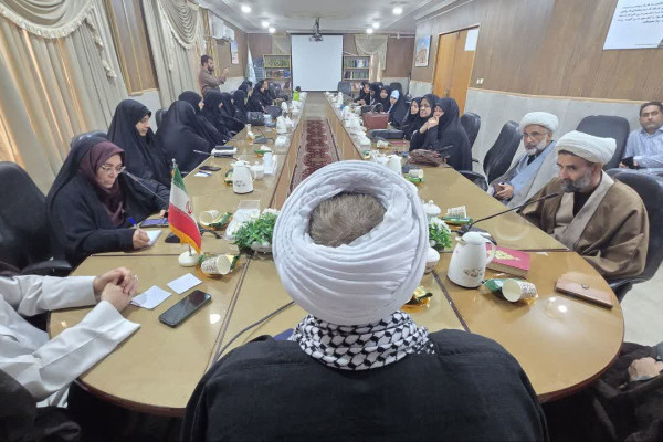 دیدار حجت‌الاسلام مسلم وافی با فعالان مردمی جمعیت در اداره کل تبلیغات اسلامی هرمزگان