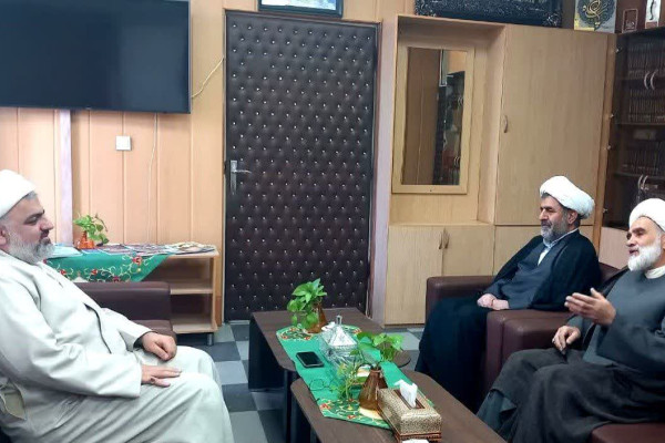 ولدان: آغاز برنامه‌های آموزشی نماز در دستگاه‌های اجرایی فارس