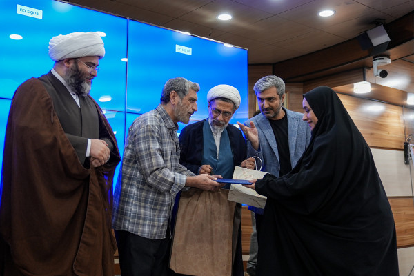 تقدیر از دو قهرمان پارالمپیک ایران