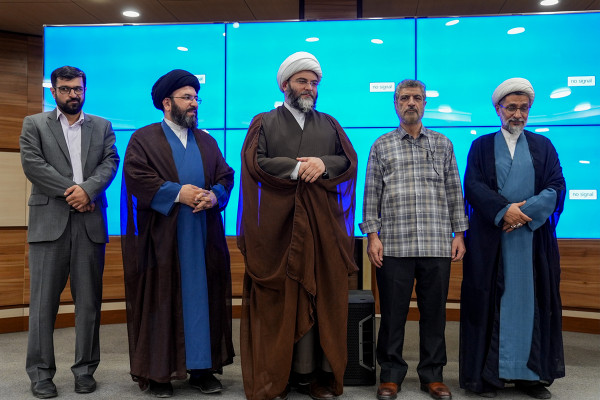 تقدیر از دو قهرمان پارالمپیک ایران