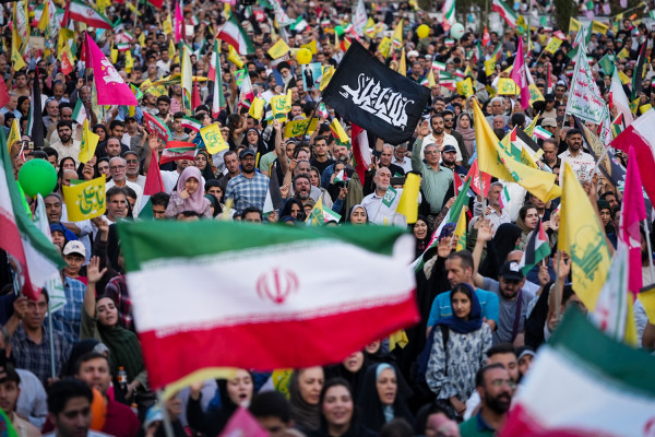 长达数公里的古迪尔游行