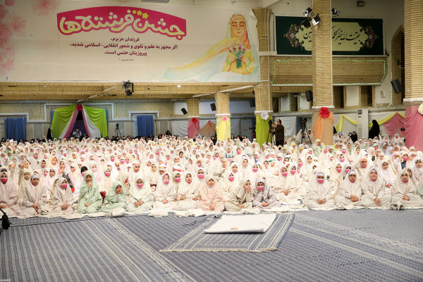 "احتفال الملائكة" بحضور المرشد الأعلى للثورة