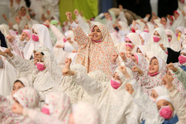 "فرشتوں کی تقریب" رہبر انقلاب کی موجودگی میں