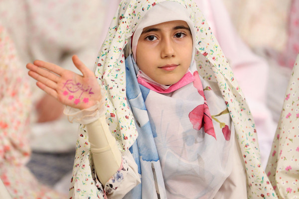 "فرشتوں کی تقریب" رہبر انقلاب کی موجودگی میں