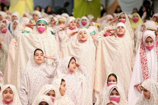 "فرشتوں کی تقریب" رہبر انقلاب کی موجودگی میں