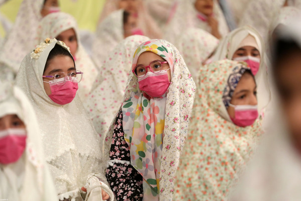 "فرشتوں کی تقریب" رہبر انقلاب کی موجودگی میں