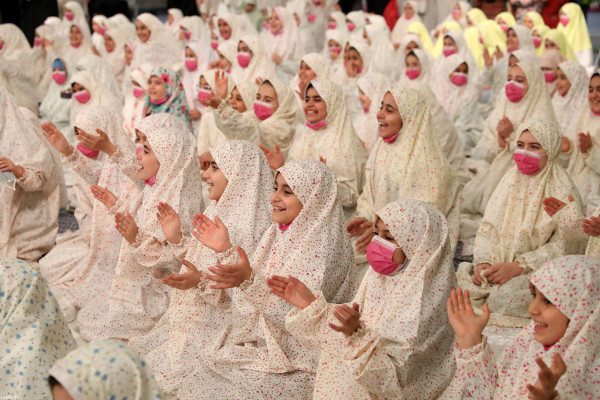 “天使庆典”，最高领袖出席