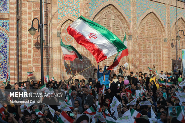 数公里长的古迪尔游行在各省举行