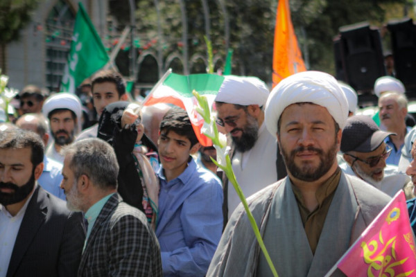 شادپیمایی بزرگ خانوادگی امت احمد(ص) در دیار الوند