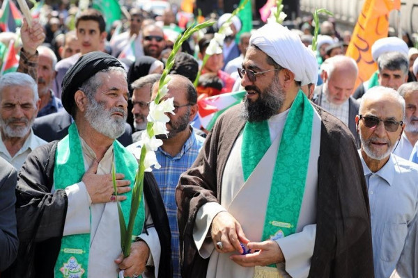 شادپیمایی بزرگ خانوادگی امت احمد(ص) در دیار الوند