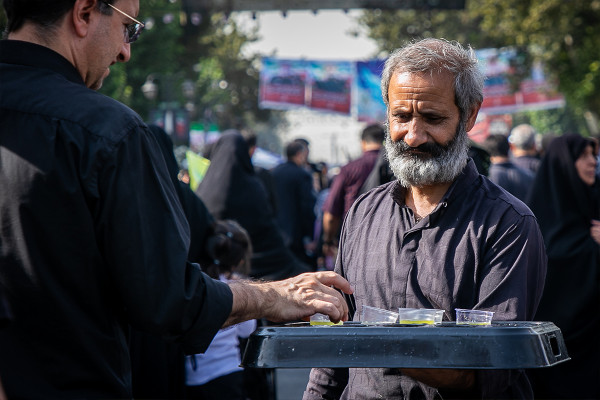Церемония «Оставшиеся на Арбаин» в Иране