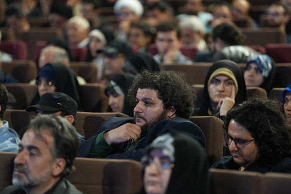 קארן הומאיוּנפאר נבחר לדמות האמנותית של השנה