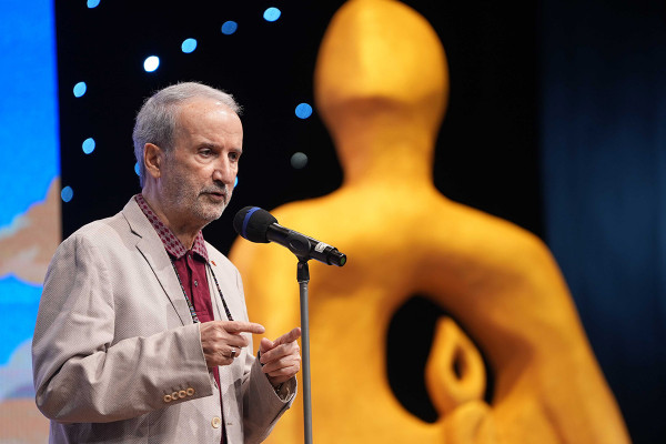 卡伦·霍马云法尔被评为年度艺术人物