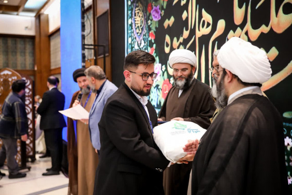 “Mehrvareh Havaye No”：表彰宗教社团的活动