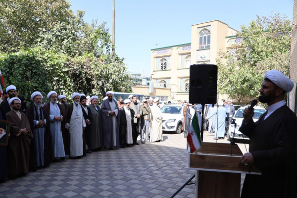 طلاب همدانی در صف اول دفاع از  کلام رهبر