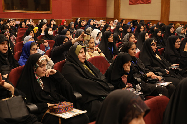 «هيستوري»؛ حملة للقراءة خاصة بالمراهقين