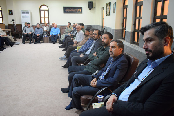 نشست جامعه‌ی ستایشگران بوشهر با نماینده ولی فقیه در استان و امام جمعه بوشهر
