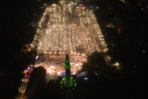 “Mahfel” TV Program: Quranic Celebrations in Iran and Around the World