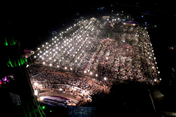 Programa de Televisión “Mahfel”: Celebraciones Coránicas en Irán y el Mundo