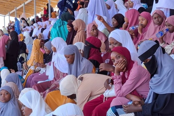 Programa de Televisión “Mahfel”: Celebraciones Coránicas en Irán y el Mundo