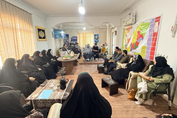 بر نقش بانوان و فعالان جهادی در فضای مجازی تاکید داشتند