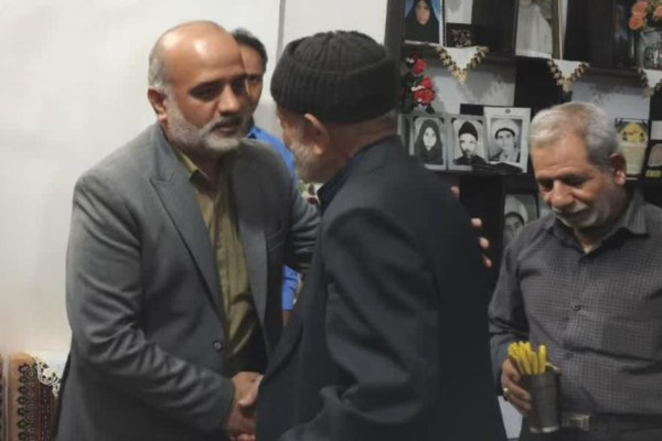 تکریم خانواده شهید محمدحسن نوفرستی؛ شهیدی که از تیزهوشان راهی حوزه شد