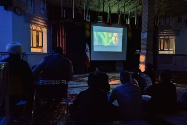 اکران سیار در مناطق مختلف شهرستان مرزی مهران