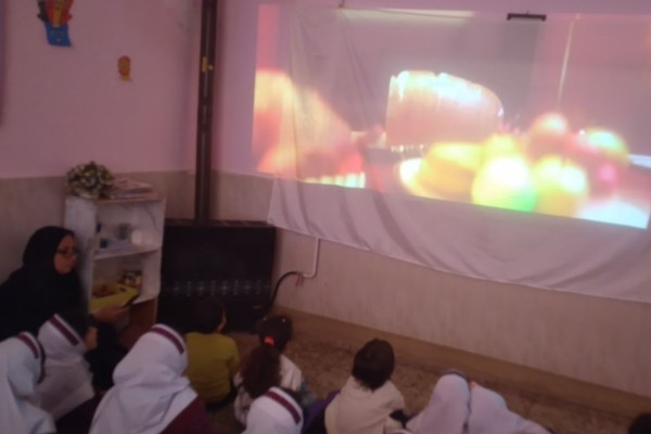 اکران فیلم سینمایی در مدارس و مساجد شهرستان دره شهر