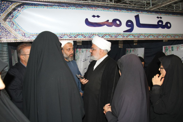 بازدید مدیرکل تبلیغات اسلامی فارس از نمایشگاه فرهنگی موکب انتظار در شهرک بزین شیراز