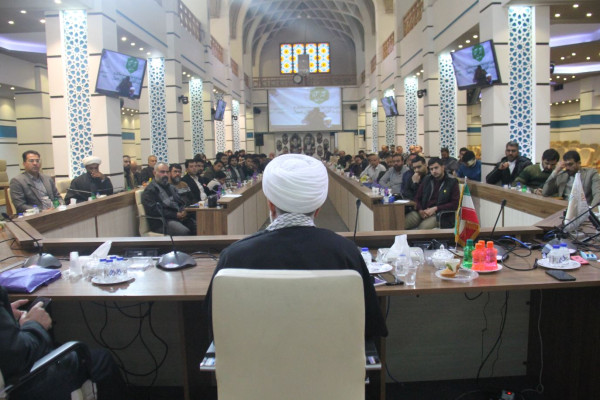 نخستین دوره توانمندسازی مداحان سومین حرم اهل بیت (ع) با حضور 150 نفر از خواهران و برادران برگزار شد