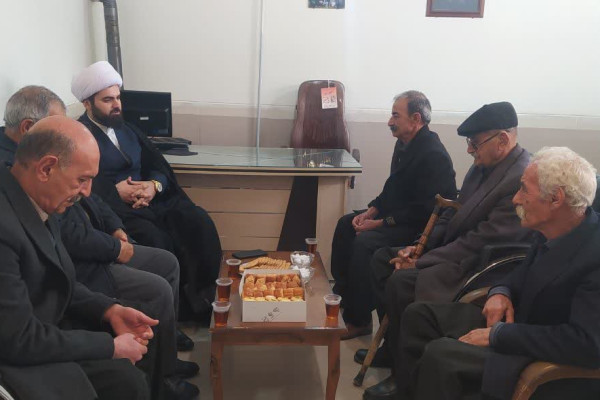 دیدار جمعی ازبزرگان و سادات شهر گهواره با سرپرست اداره تبلیغات اسلامی شهرستان دالاهو