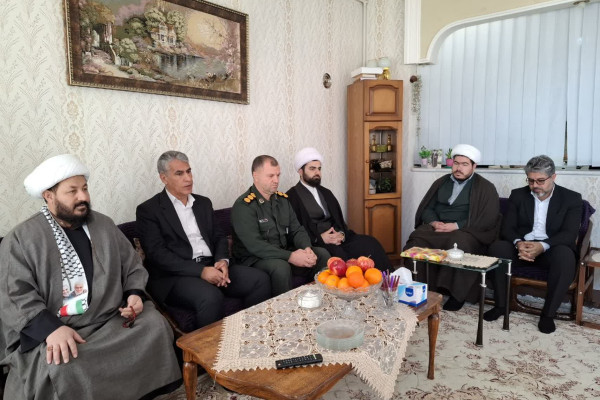 دیدار با خانواده معظم شهدا شهرستان دالاهو