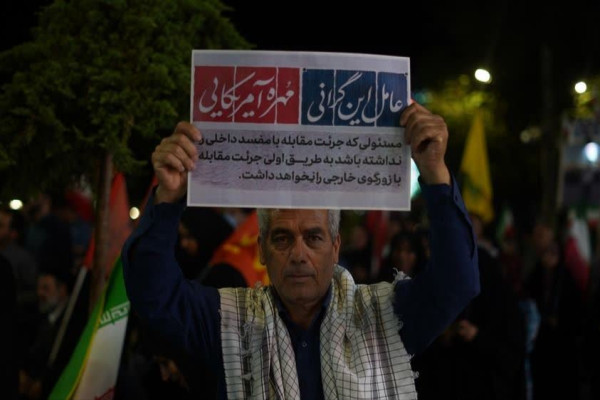 رزم_پلاکاردی | عامل این گرانی، مُهره آمریکایی