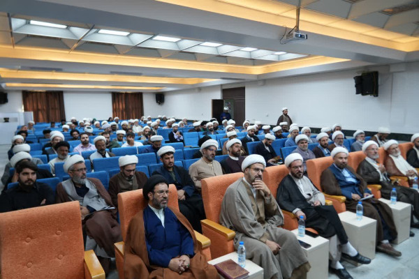 بازخوانی پیام امام شهید در اجلاسیه حوزه پیشرو و سرآمد لرستان