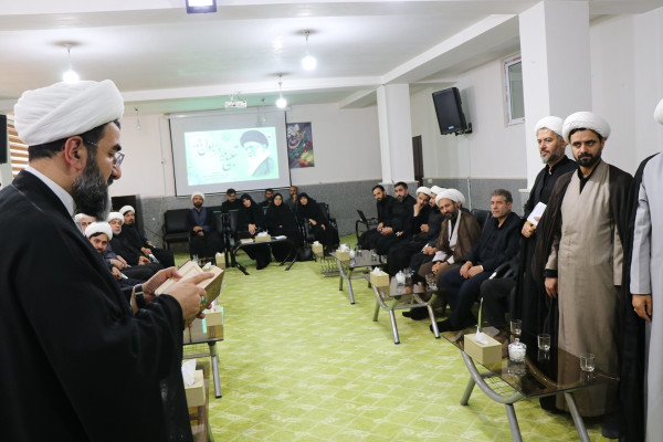 آیین رونمایی از مصحف زندگی با آیه ها