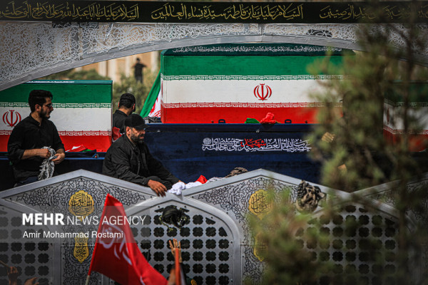 قم یکپارچه در سوگ